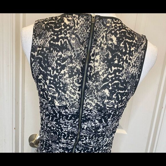 H&M sleeveless Dress Size 6 - Picture 4 of 5